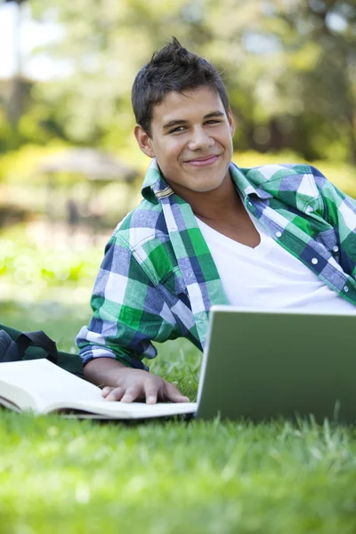 Estudiante Estudiando — Foto de Stock