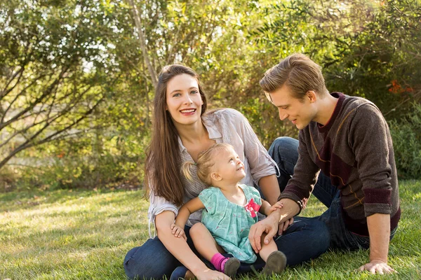 Familia feliz — Foto de Stock