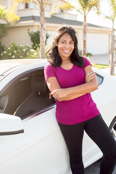 Woman and car — Stock Photo, Image