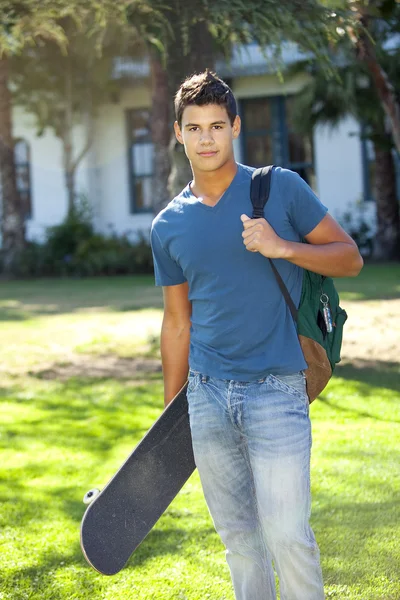 Estudiante en la escuela — Foto de Stock