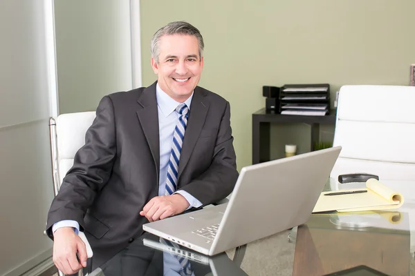 Business man in office — Stock Photo, Image