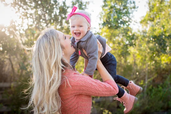 Mom and daughter — Stock Photo, Image