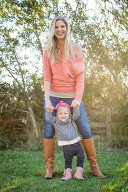 Anne ve kızı dışında