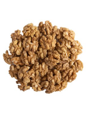 Yukarıdan dekore edilmiş ceviz yığını. Beyaz, düz bir kompozisyonda izole edilmiş. Beslenme, diyet, sağlıklı, fındık, vejetaryen, vejetaryen