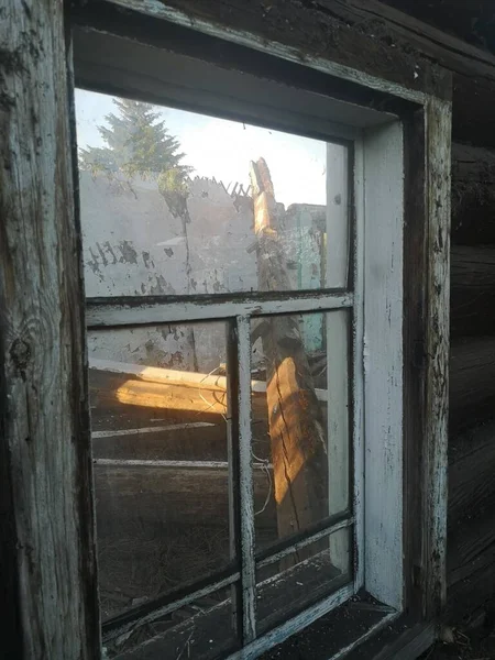 Casa Abandonada Janela Destruição — Fotografia de Stock