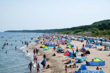 Yazın Koserow 'daki Kullanım Adası' ndaki harika plaj..