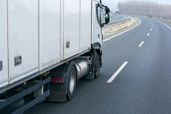 Öko Lkw Fahren Auf Der Autobahn Mit Gastank Als Kraftstoff — Stockfoto