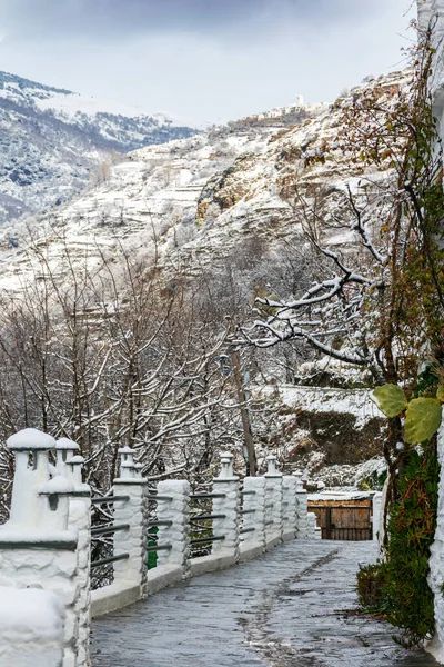 Strada Pampaneira Che Domina Burrone Poqueira Capileira Tutto Coperto Neve — Foto Stock