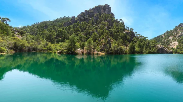 Serbatoio Acqua Nera Vicino Alla Sorgente Del Fiume Borosa Sierra — Foto Stock