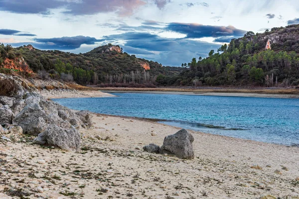 Lagunas de Ruidera Doğal Parkı, İspanya 'da Laguna Lengua üzerinde gün batımı