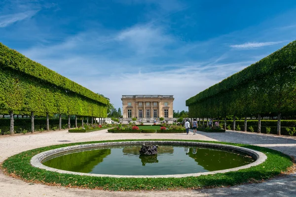 Versailles Frankrijk Augustus 2019 Toeristen Buurt Van Het Petit Trianon — Stockfoto