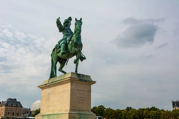 Versailles France Août 2019 Statue Roi Louis Xiv Devant Château — Photo