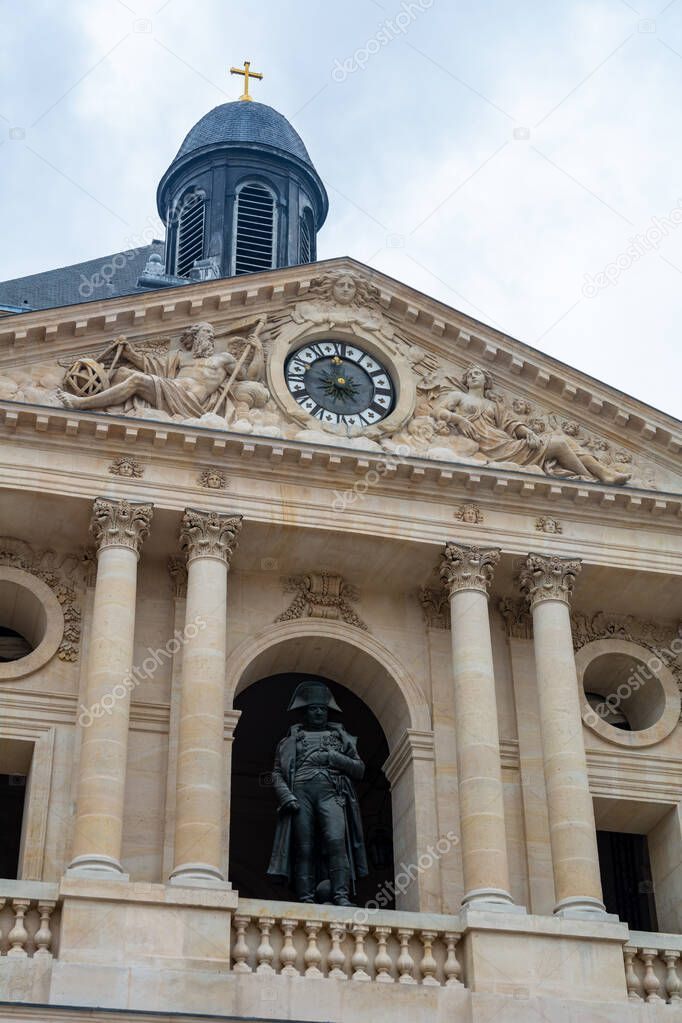 Invalides National Hotel is a great complex of buildings with Army Museum and Napoleon Tomb in Paris, France.