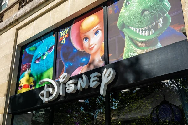 París Francia Agosto 2019 Disney Store Famoso Bulevar Champs Elysees —  Fotos de Stock
