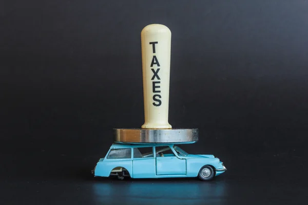 bir et çekiç kelime vergiler ile kırma makinesine sıkıştırır