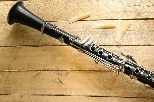 Arka plan üzerinde klarnet