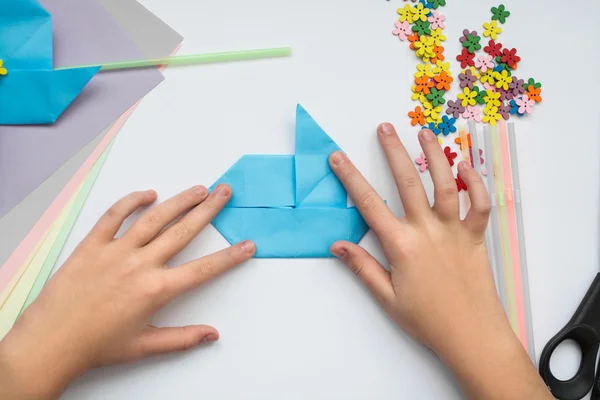 Çocuk el origami yapmak