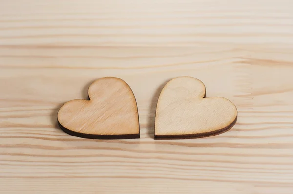 Ahşap ahşap arka plan üzerinde hearts