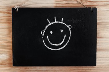 Siyah yazı tahtası doğum Smiley