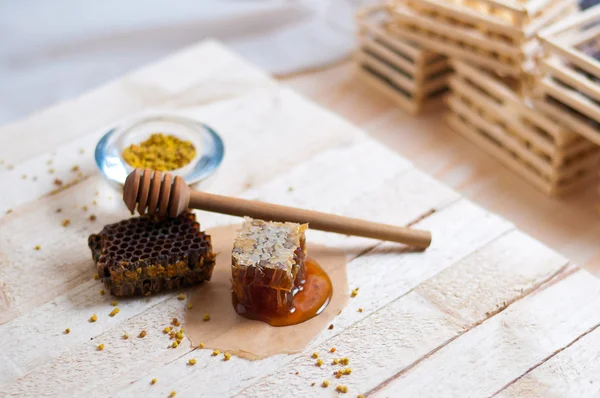 taze bal ve arı polen