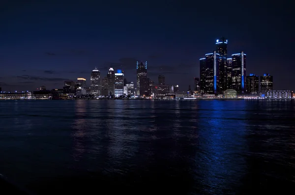 Detroit miasta panoramiczne Night Shot — Zdjęcie stockowe