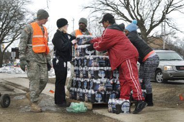 Flint, Michigan şişelenmiş su dağıtım