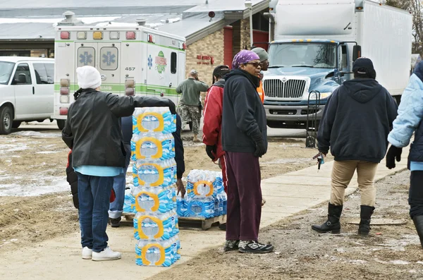 Flint, Michigan şişelenmiş su dağıtım