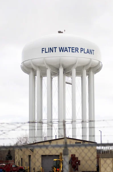 FLINT MICHIGAN January 23, 2016: Water Tower At Flint Water Plant — Stock Photo, Image