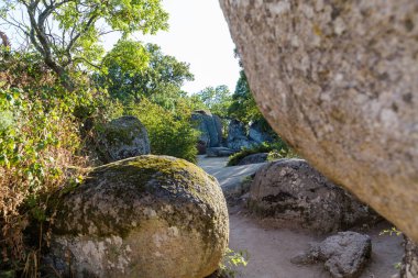 Bulgaristan 'daki tarih öncesi kaya tapınağı Beglik tash Demir Çağı' nda Trakyalı kabileler tarafından kullanıldı