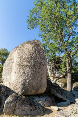 Bulgaristan 'daki tarih öncesi kaya tapınağı Beglik tash Demir Çağı' nda Trakyalı kabileler tarafından kullanıldı