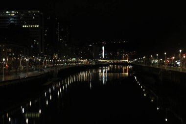 İspanya 'nın Bilbao şehrinde şehir manzarası