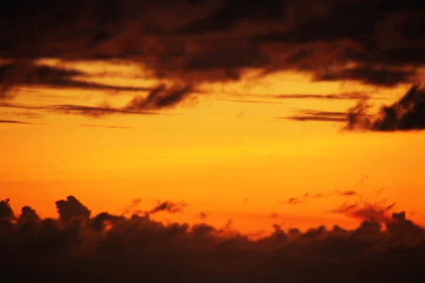 Blick Auf Einen Bewölkten Himmel Abend — Stockfoto