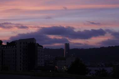 Şehir parkında gün batımı