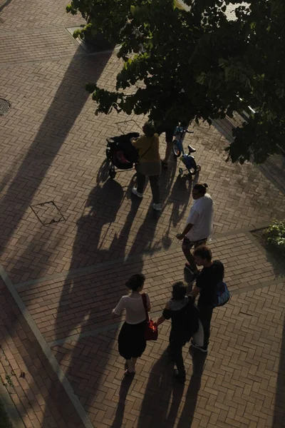 Pessoas Andando Centro Cidade Bilbau — Fotografia de Stock