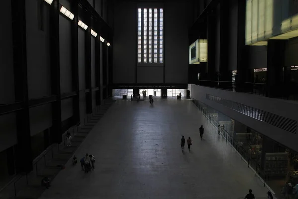 Pessoas Interior Tate Modern Londres — Fotografia de Stock