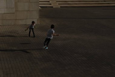 İspanya 'nın Bilbao şehrindeki insanlar