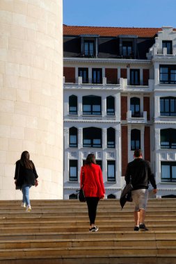 İspanya 'nın Bilbao şehrindeki insanlar