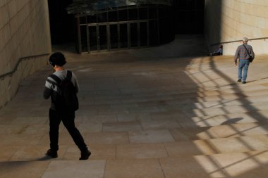 İspanya 'nın Bilbao şehrindeki insanlar