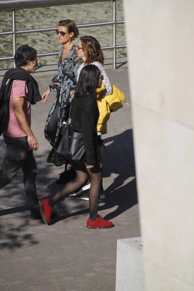 Gente Centro Bilbao Día Primavera — Foto de Stock