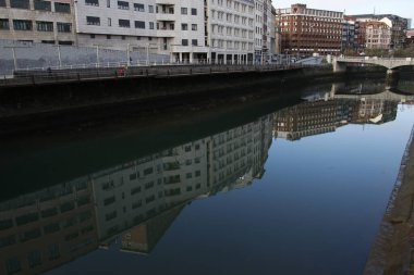 Bilbao mahallesinde bir bina.