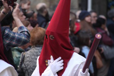 İspanya 'da Kutsal Hafta boyunca geçit töreni