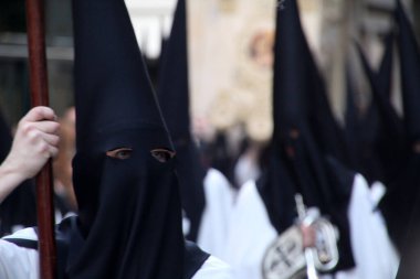 İspanya 'da Kutsal Hafta boyunca geçit töreni