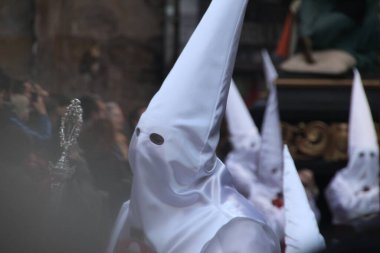 İspanya 'da Kutsal Hafta boyunca geçit töreni