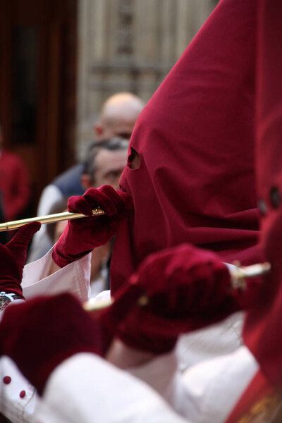 Парад во время Страстной недели в Испании
