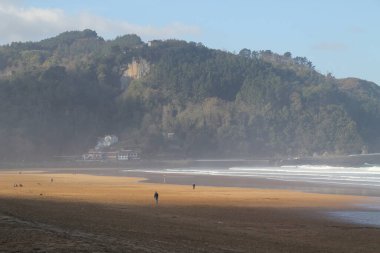 Bask Ülkesi kıyısı manzarası