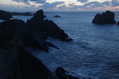 Kuzey İspanya kıyılarının manzarası