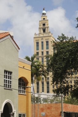 Miami şehir merkezinde bir bina.