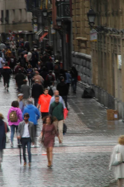 Gente Caminando Por Calle — Foto de Stock