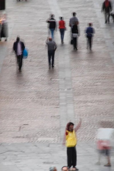 Pessoas Andando Rua — Fotografia de Stock