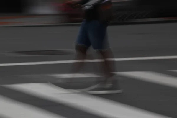 Menschen Die Auf Der Straße Gehen — Stockfoto